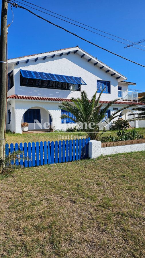 Casa ID.49 - Importante residencia frente al mar en venta.