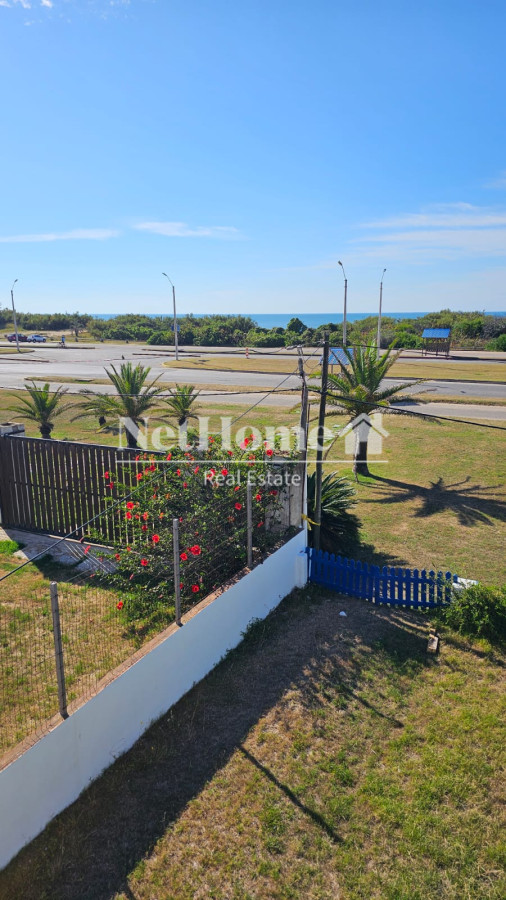 Casa ID.49 - Importante residencia frente al mar en venta.