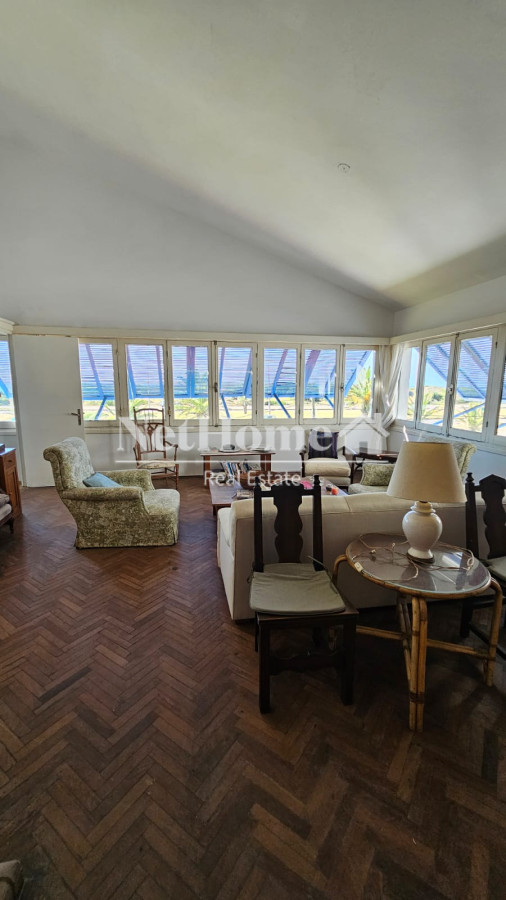 Casa ID.49 - Importante residencia frente al mar en venta.