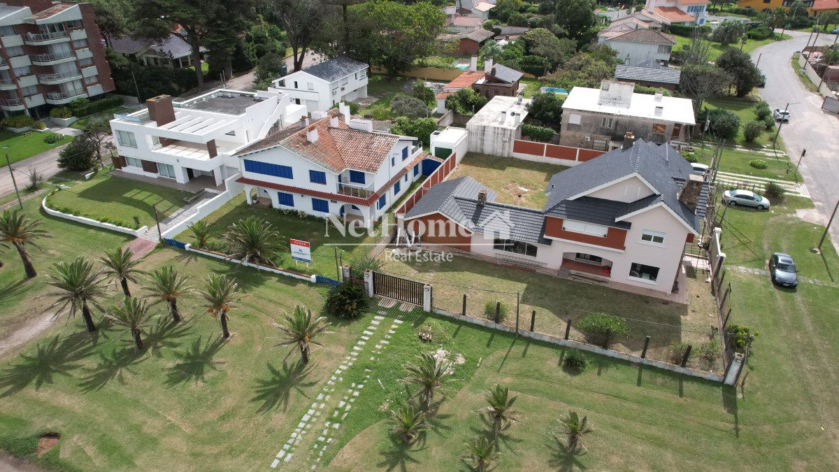 Casa ID.49 - Importante residencia frente al mar en venta.