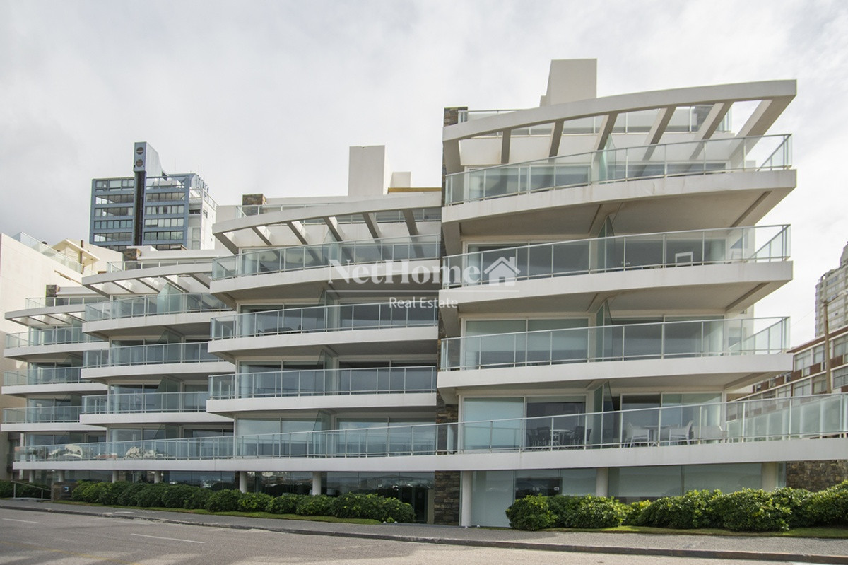 Apartamento ID.221 - Playa Brava Apartamento 3 dormitorios Frente al mar