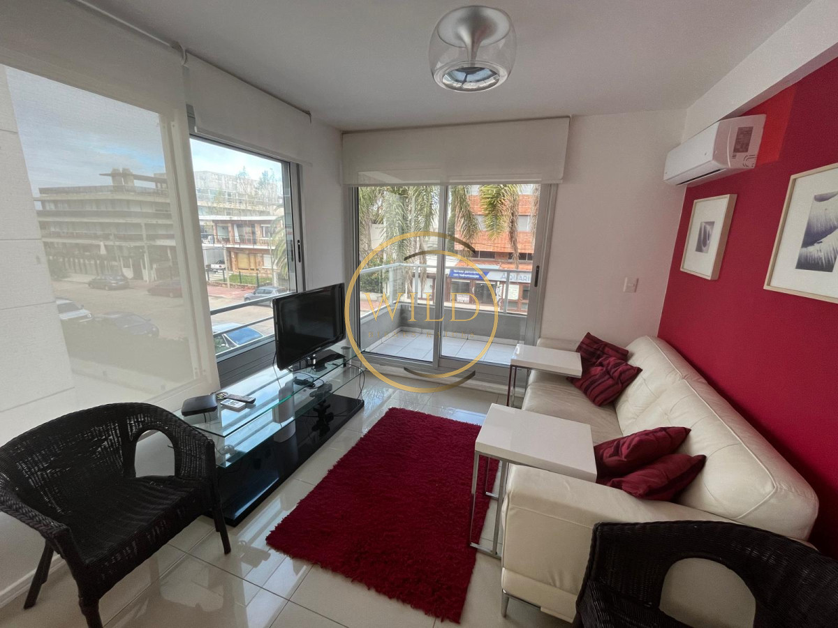 Apartamento ID.2355 - Apartamento en Venta de 2 dormitorios a cuadras del Puerto , Punta del este 