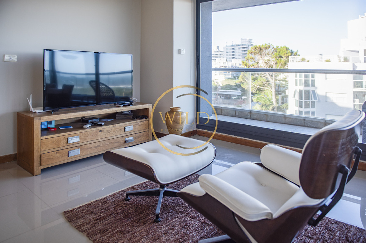 Apartamento ID.2237 - Apartamento Penthouse, frente al mar, playa brava, 3 dormitorios con hermosa vista