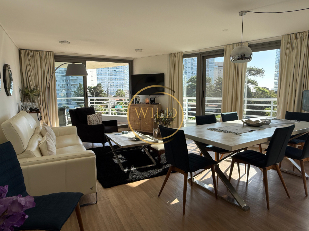 Apartamento ID.2379 - En venta apartamento de 2 dormitorios en suite en Mansa, Punta del Este.