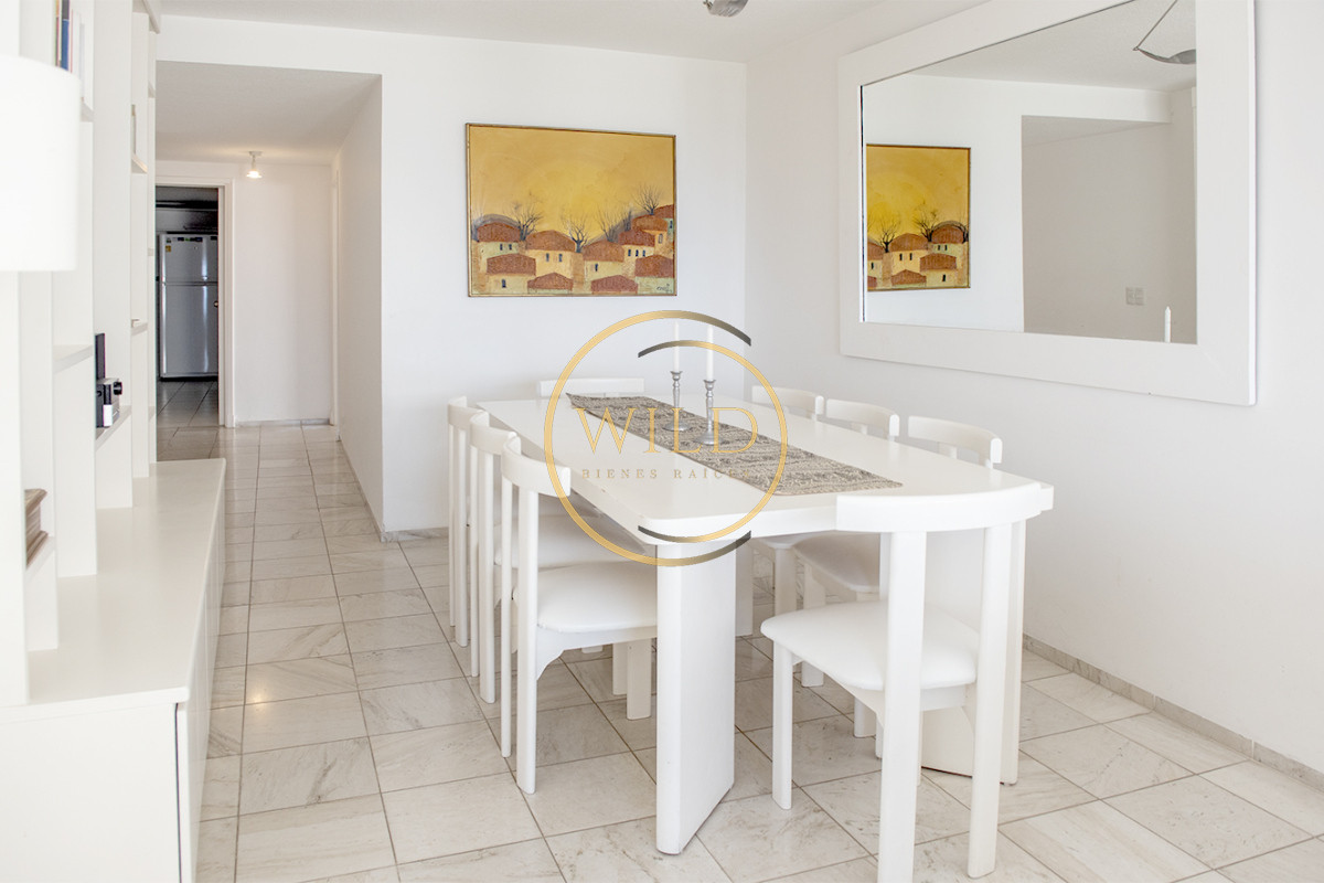 Apartamento ID.2340 - Vende apartamento de 3 dormitorios en Mansa, Punta del Este.