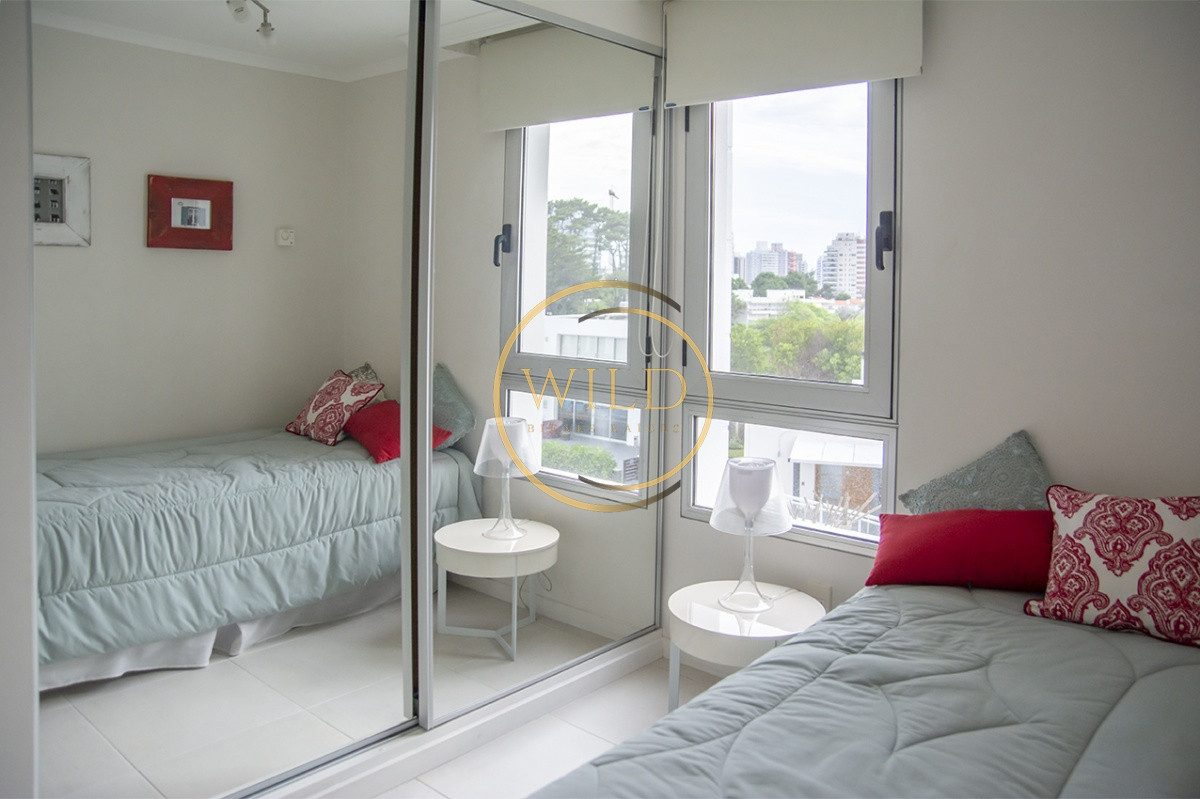 Apartamento ID.1840 - Departamento de 1 dormitorio y medio en venta en complejo con amenities. Playa Brava