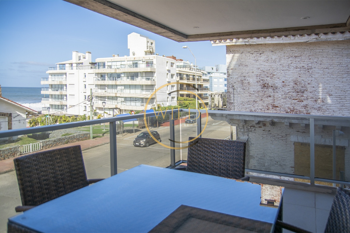 Apartamento ID.1834 - Departamento de 3 dormitorios con parrillero en venta, edificio nuevo en la Peninsula.