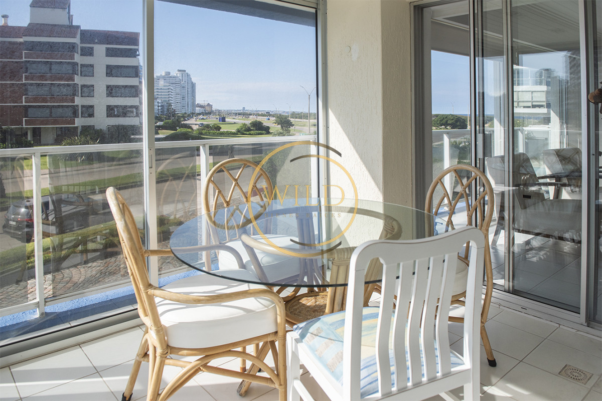 Apartamento ID.2311 - Vende departamento de 3 dormitorios en Ocean Tower, Punta del Este 