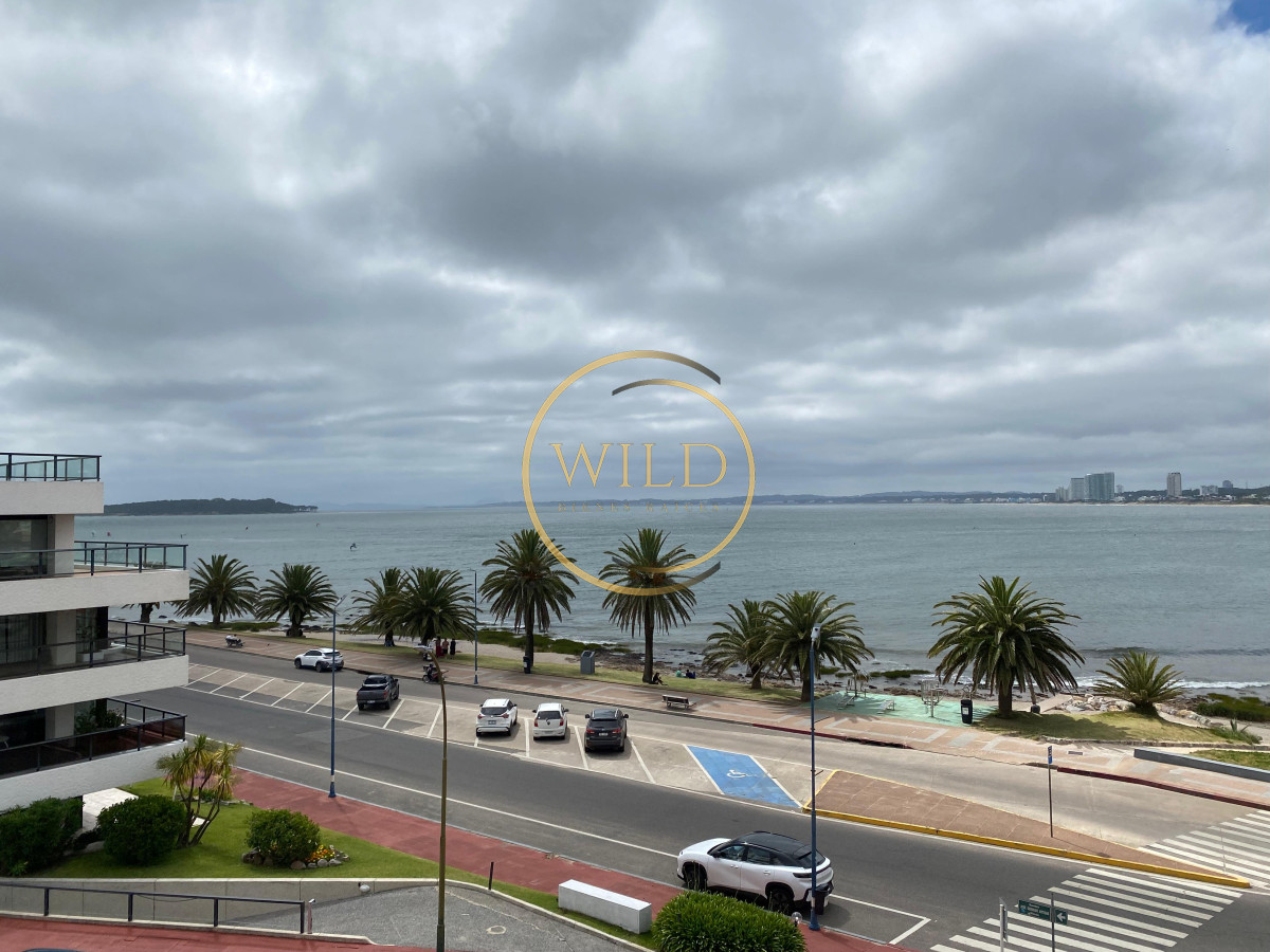 Apartamento ID.2602 - Vende apartamento con vista al mar de 3 dormitorios, Punta del Este