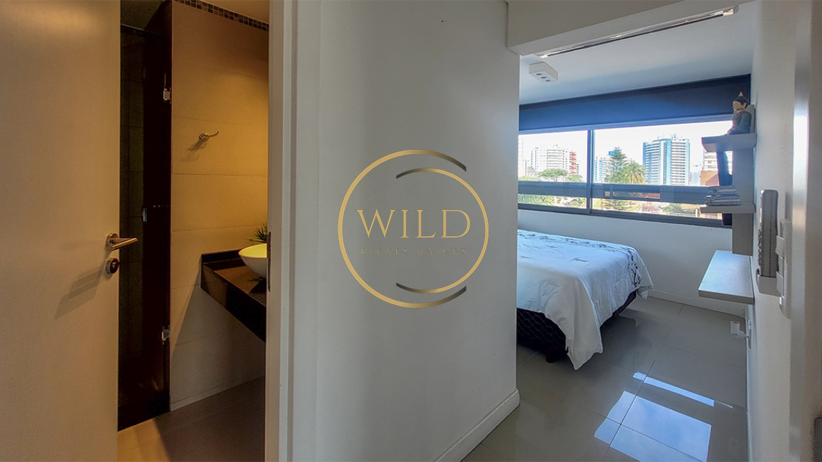 Apartamento ID.2348 - Apartamento de 2 dormitorios en venta en Punta del Este, Edif. Chronos