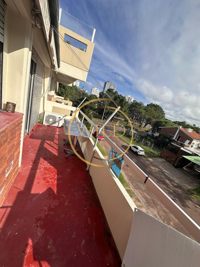 Apartamento ID.2419 - Departamento de 2 dormitorios con 2 baños en venta