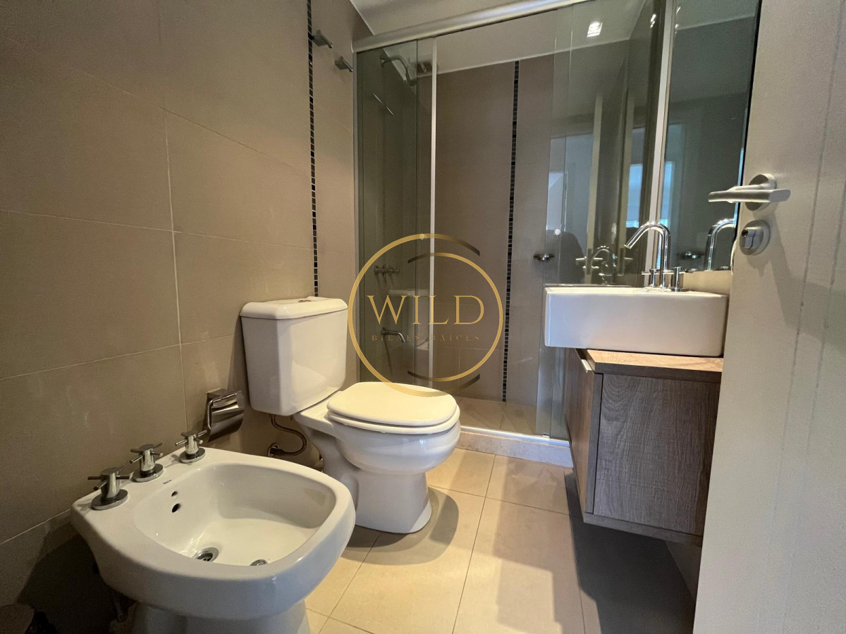 Apartamento ID.2355 - Apartamento en Venta de 2 dormitorios a cuadras del Puerto , Punta del este 