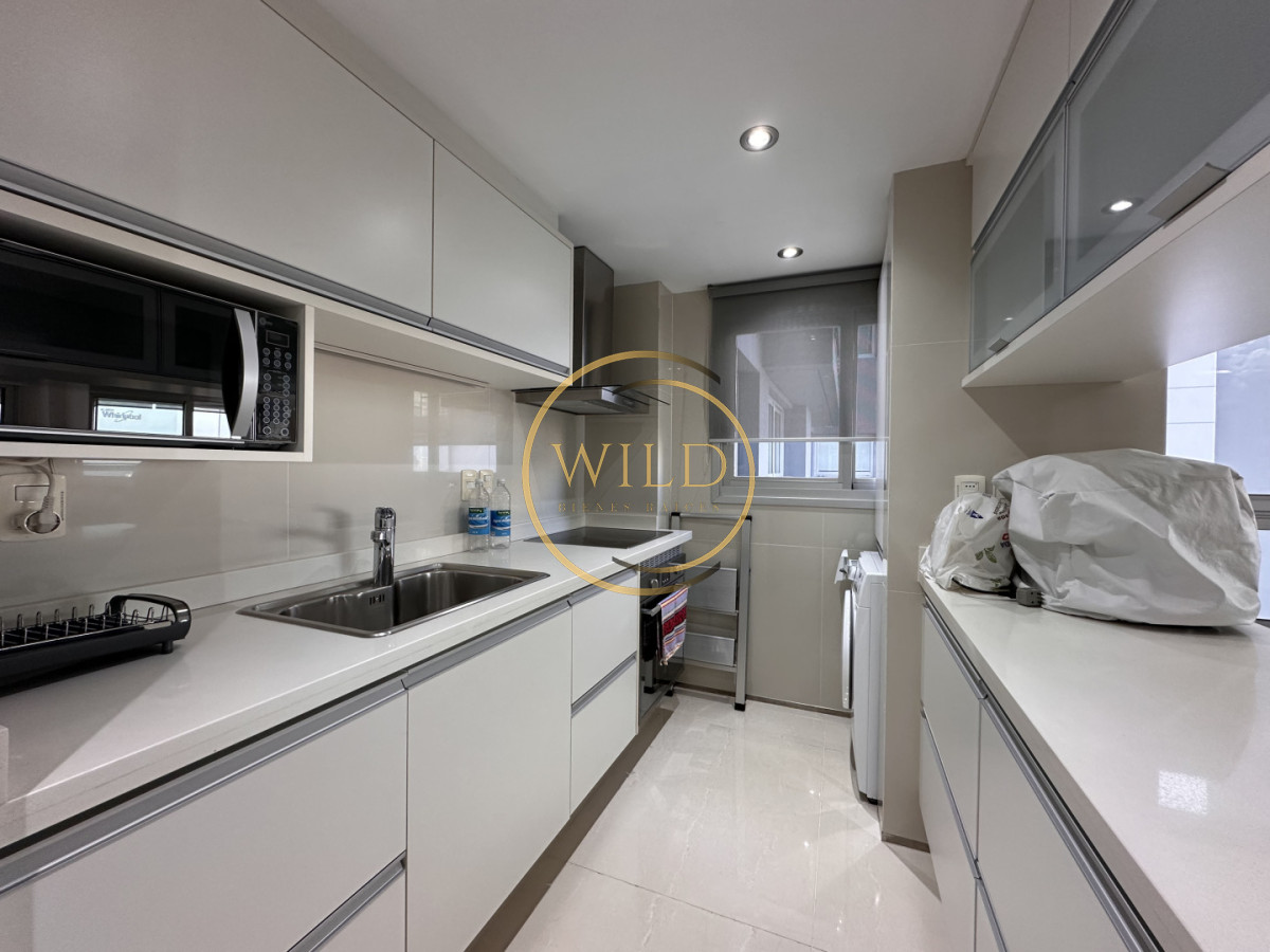 Apartamento ID.2621 - Vende apto de 2 dormitorios en Miami Boulevard ! Punta del este