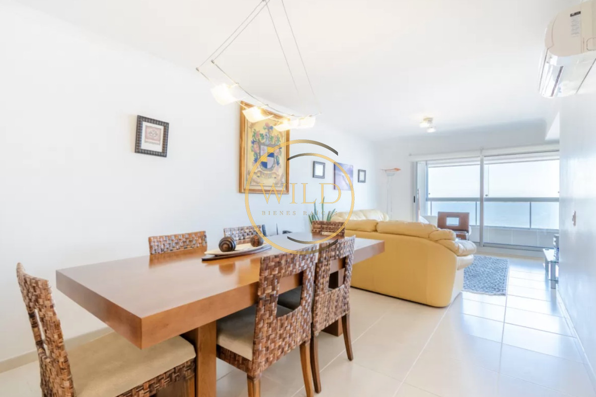 Apartamento ID.1957 - ART BOULEVARD , PUNTA DEL ESTE, 2 DORMITORIOS PLAYA MANSA, VISTA AL MAR