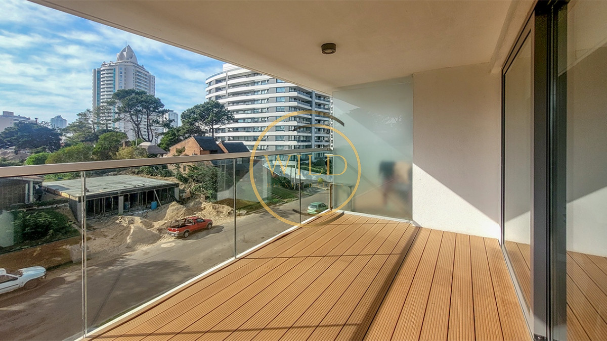 Apartamento ID.2348 - Apartamento de 2 dormitorios en venta en Punta del Este, Edif. Chronos