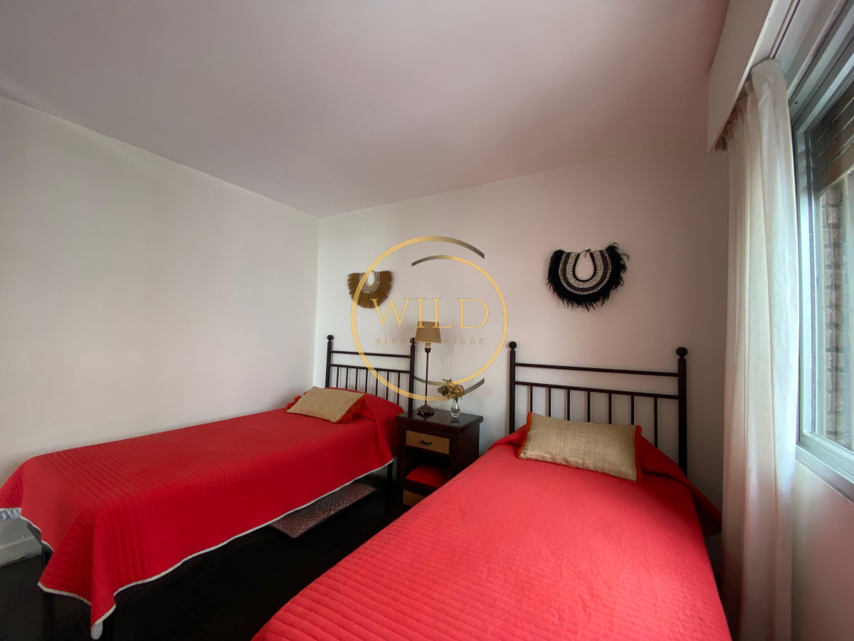 Apartamento ID.2602 - Vende apartamento con vista al mar de 3 dormitorios, Punta del Este