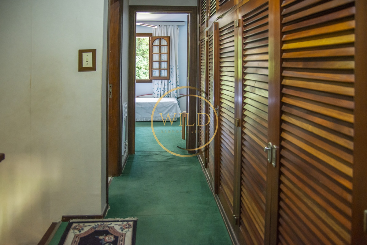 Apartamento ID.2296 - Casa en venta 2 dormitorios en Playa Mansa, Punta del Este. 