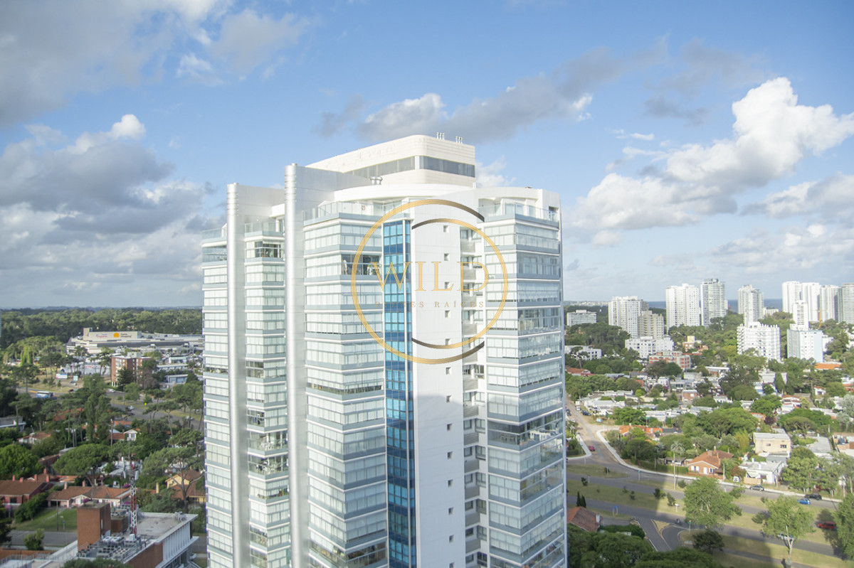 Apartamento ID.2621 - Vende apto de 2 dormitorios en Miami Boulevard ! Punta del este