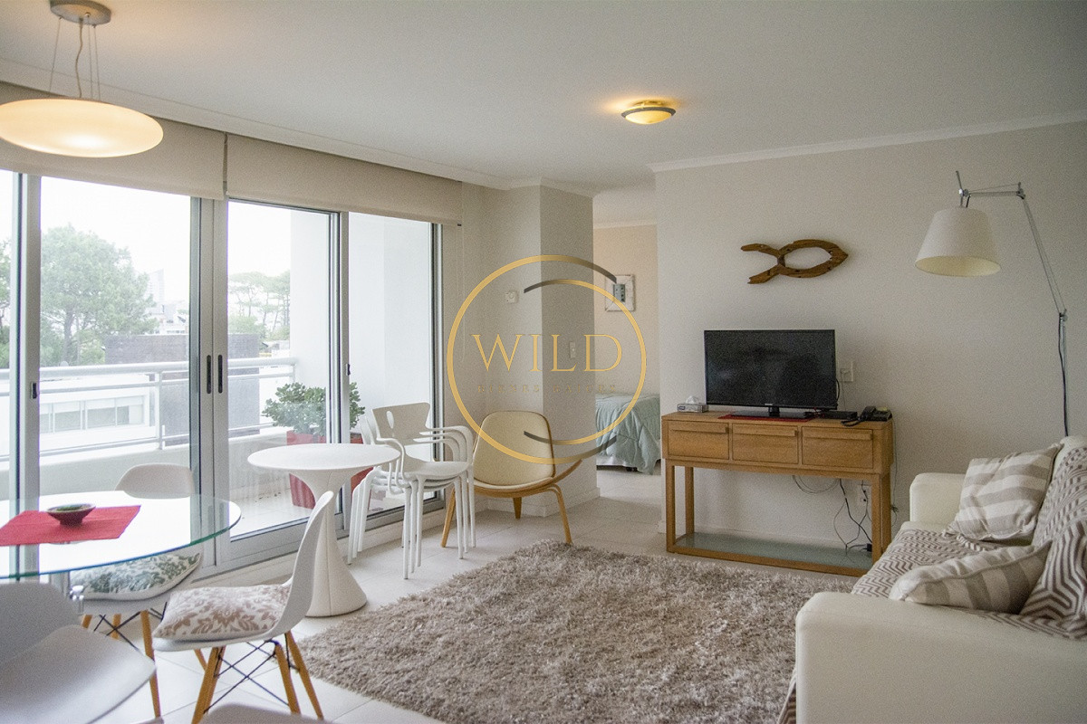 Apartamento ID.1840 - Departamento de 1 dormitorio y medio en venta en complejo con amenities. Playa Brava