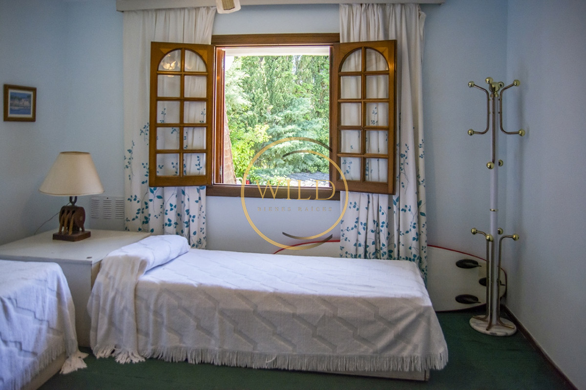 Apartamento ID.2296 - Casa en venta 2 dormitorios en Playa Mansa, Punta del Este. 
