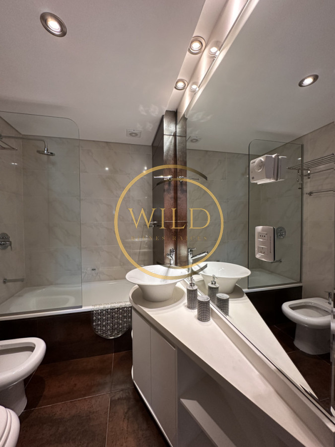 Apartamento ID.2621 - Vende apto de 2 dormitorios en Miami Boulevard ! Punta del este