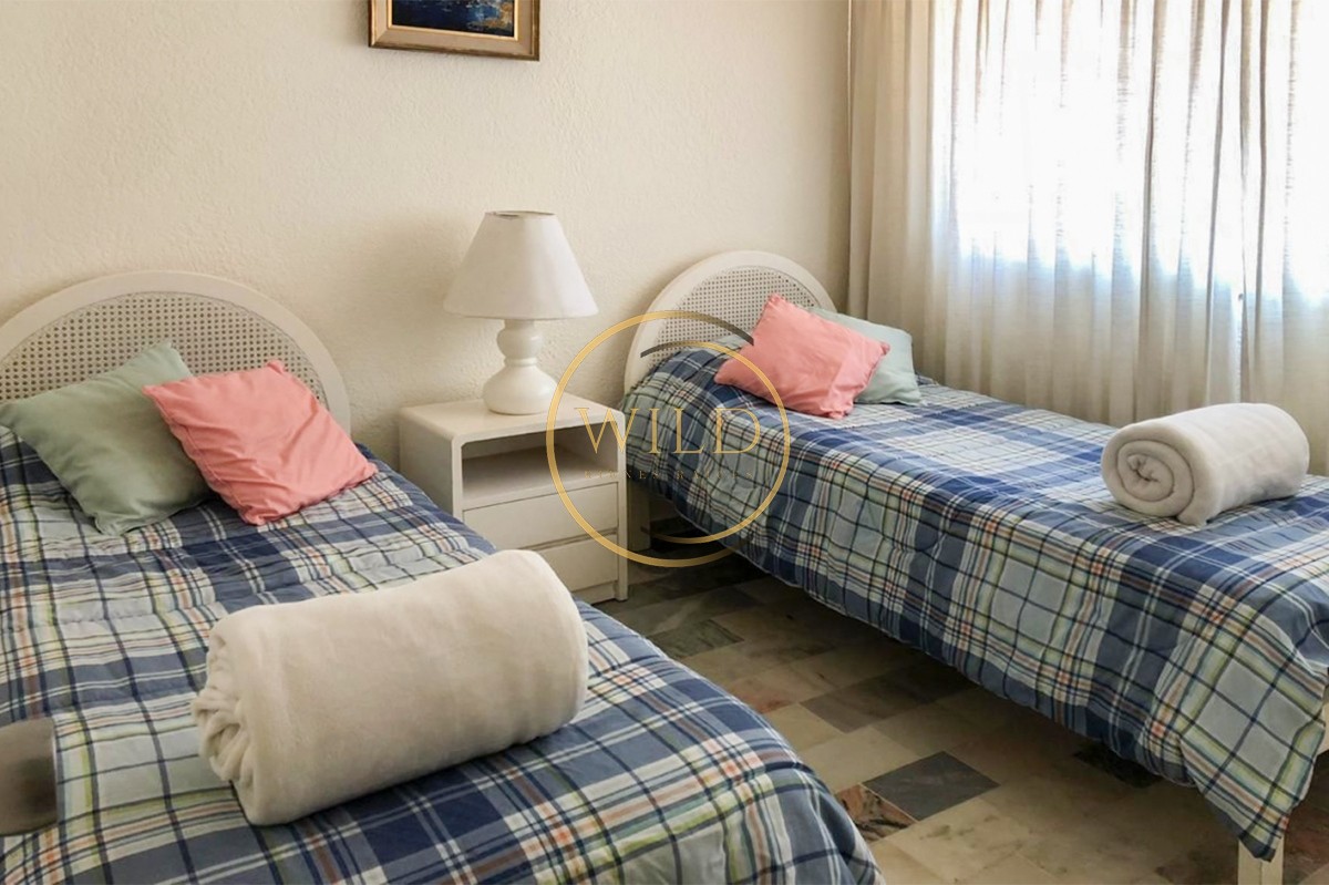 Apartamento ID.1810 - Departamento de 3 dormitorio con parrillero en venta , ultimo piso frente al mar, Punta del Este