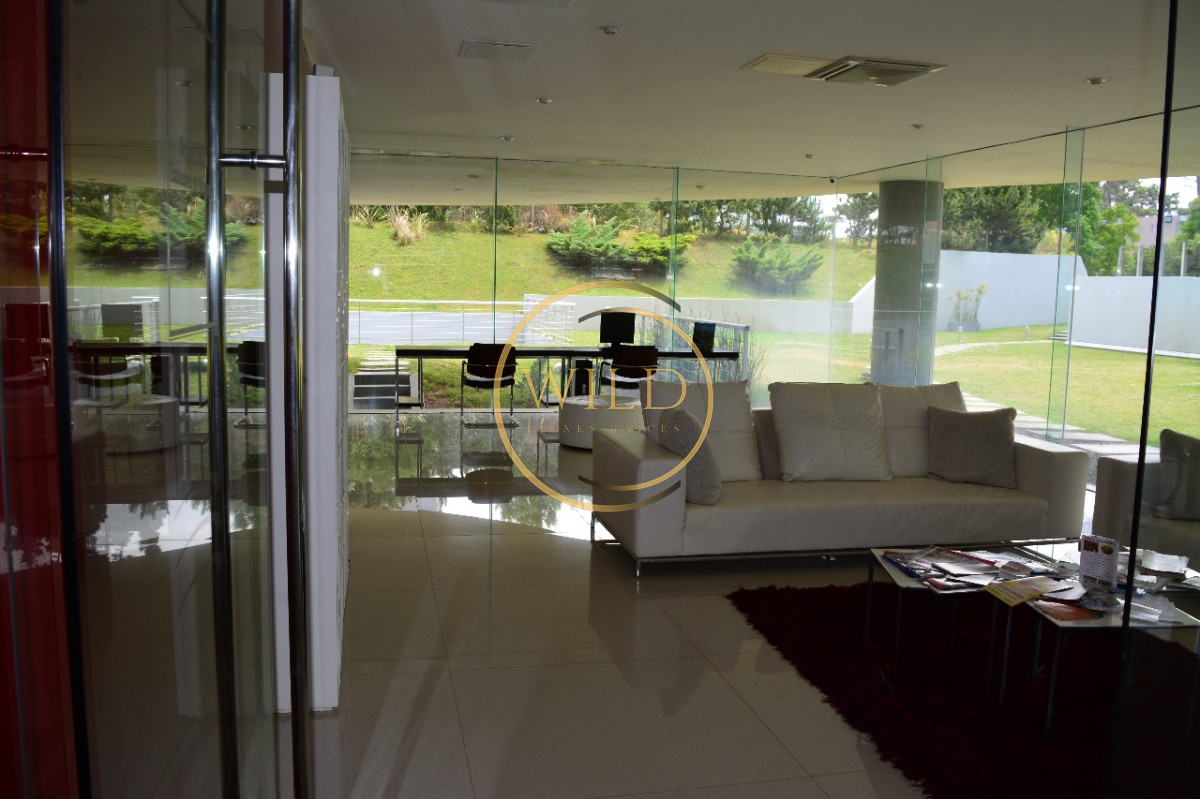 Apartamento ID.2134 - Vende, Permuta apartamento por Casa en Punta del Este ! 