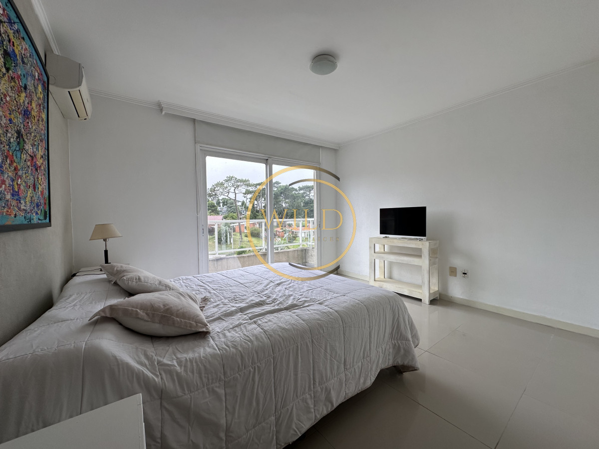 Apartamento ID.2198 - Vende apartamento en playa mansa de 1 dormitorio con parrillero, Punta del Este 