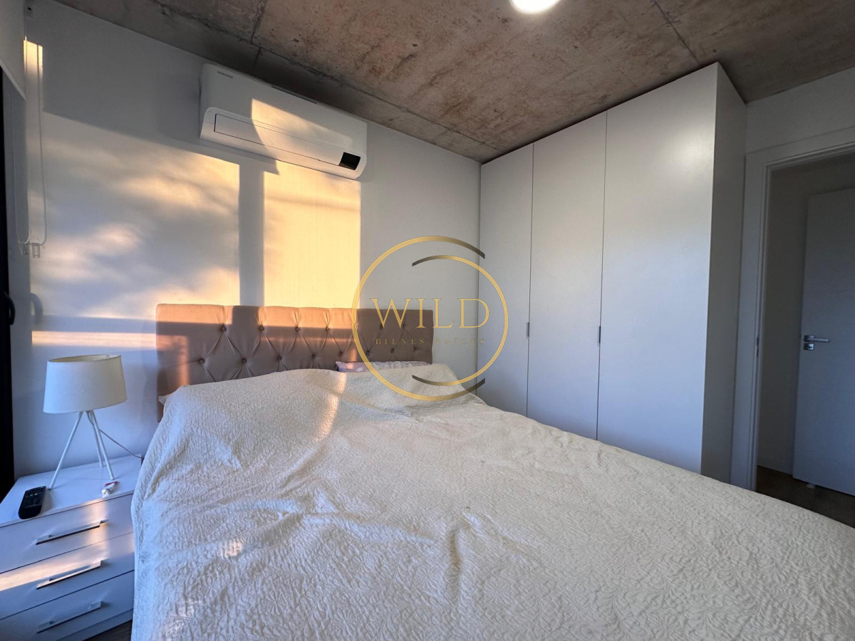 Apartamento ID.2235 - Vende oportunidad en Playa Mansa, primera línea de 2 dormitorios en Punta del Este 