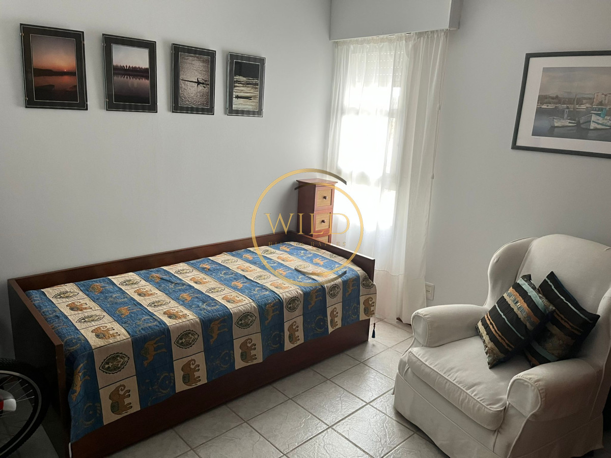 Apartamento ID.2080 - Apartamento de 2 dormitorios con vista frente al mar en edificio Samambai, Playa Mansa , Punta del ese 