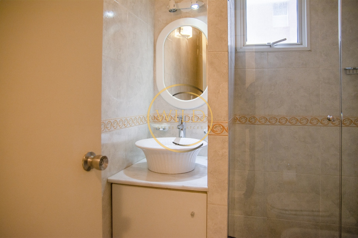 Apartamento ID.1810 - Departamento de 3 dormitorio con parrillero en venta , ultimo piso frente al mar, Punta del Este