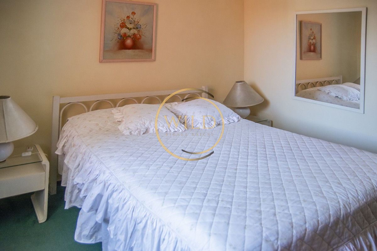 Apartamento ID.2296 - Casa en venta 2 dormitorios en Playa Mansa, Punta del Este. 