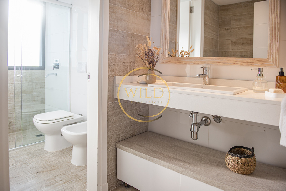Apartamento ID.2237 - Apartamento Penthouse, frente al mar, playa brava, 3 dormitorios con hermosa vista