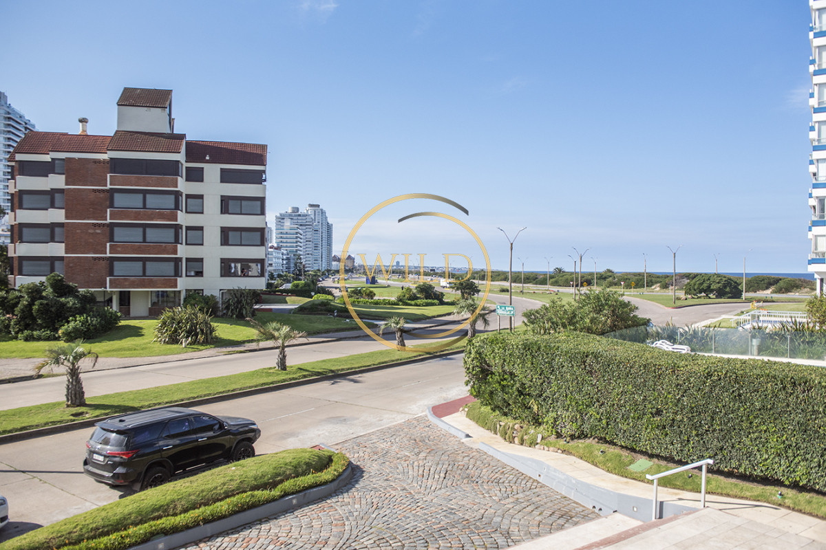 Apartamento ID.2311 - Vende departamento de 3 dormitorios en Ocean Tower, Punta del Este 