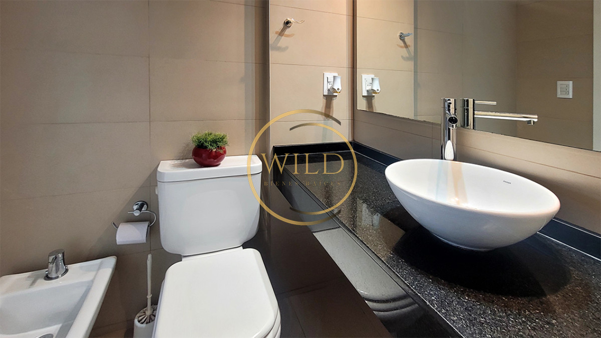 Apartamento ID.2348 - Apartamento de 2 dormitorios en venta en Punta del Este, Edif. Chronos