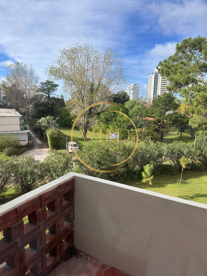 Apartamento ID.2419 - Departamento de 2 dormitorios con 2 baños en venta