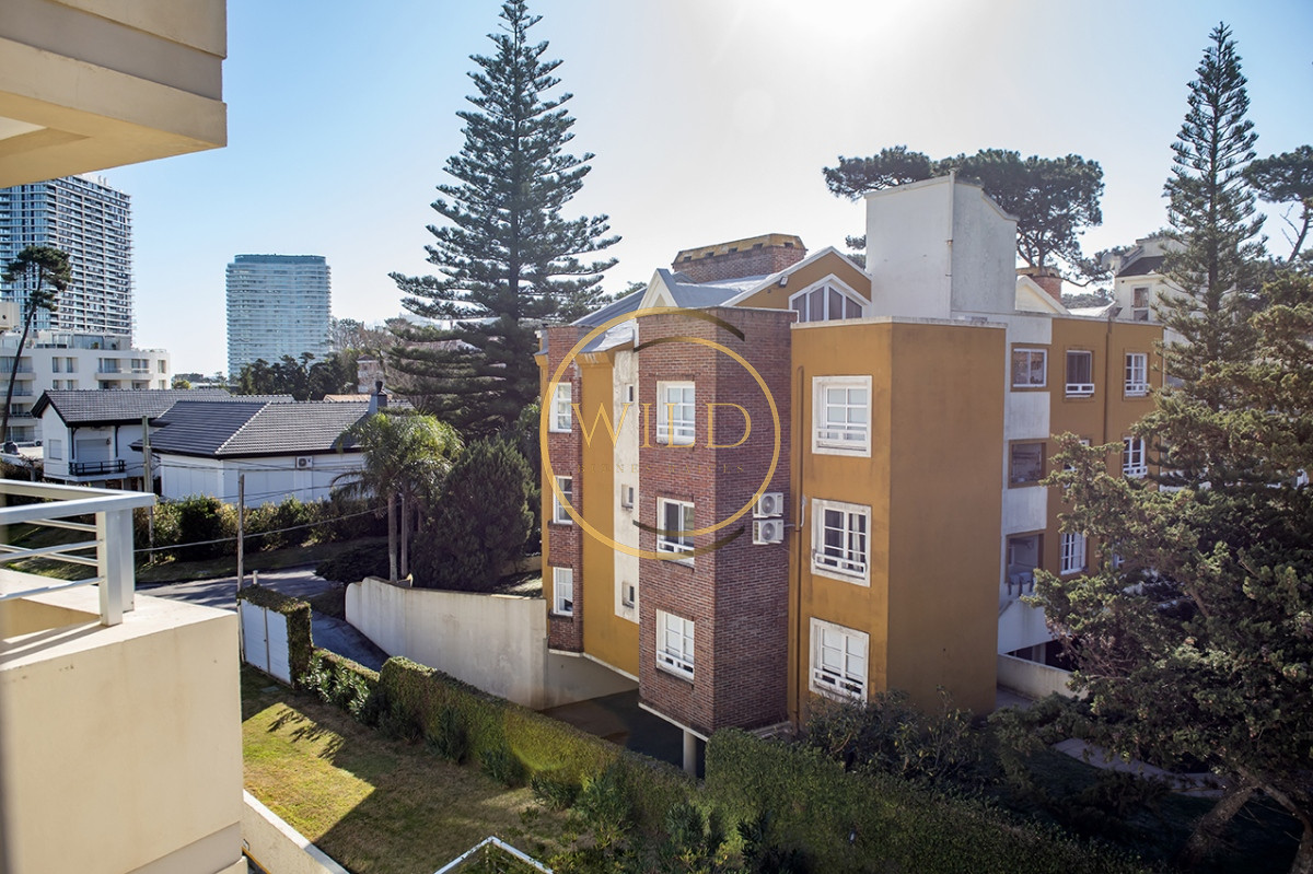 Apartamento ID.2367 - Departamento de 2 dormitorios en venta proximo a Playa Mansa, Punta del Este