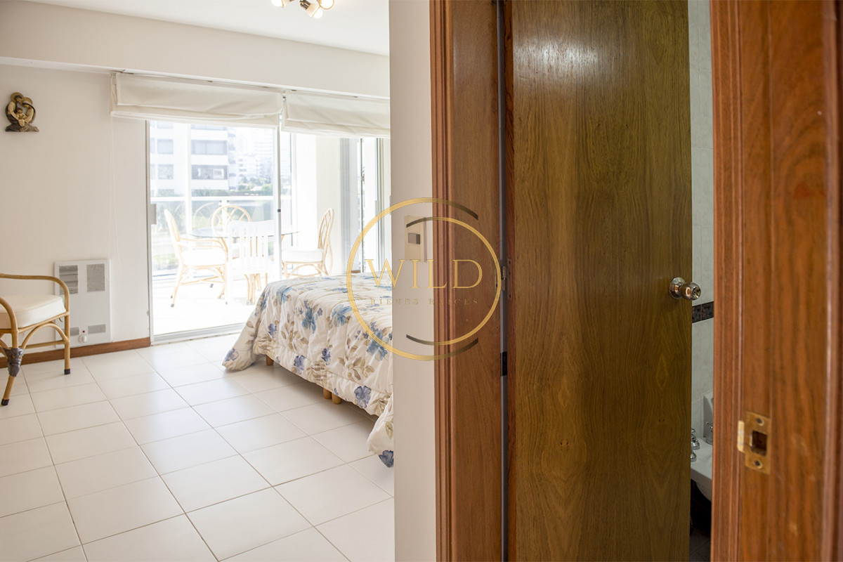 Apartamento ID.2311 - Vende departamento de 3 dormitorios en Ocean Tower, Punta del Este 