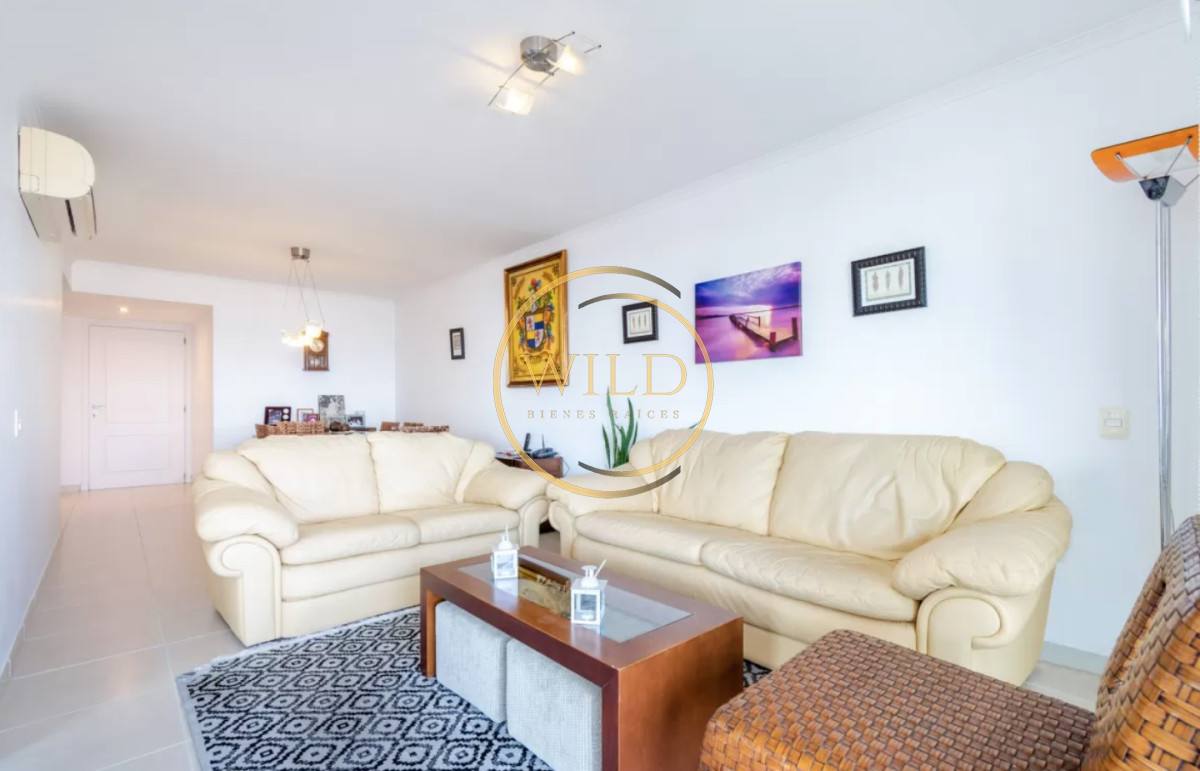 Apartamento ID.1957 - ART BOULEVARD , PUNTA DEL ESTE, 2 DORMITORIOS PLAYA MANSA, VISTA AL MAR