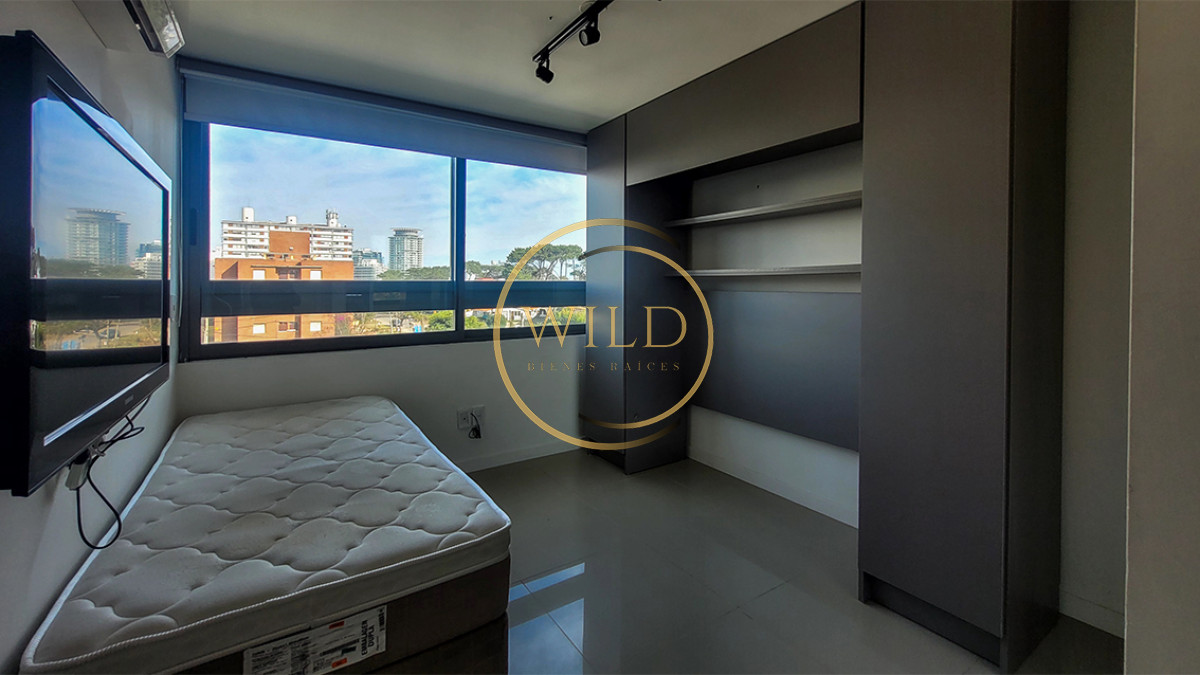 Apartamento ID.2348 - Apartamento de 2 dormitorios en venta en Punta del Este, Edif. Chronos