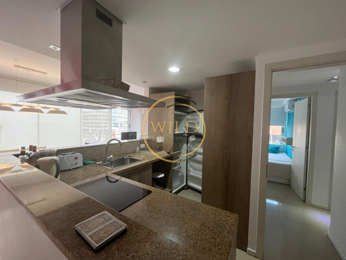 Apartamento ID.2355 - Apartamento en Venta de 2 dormitorios a cuadras del Puerto , Punta del este 