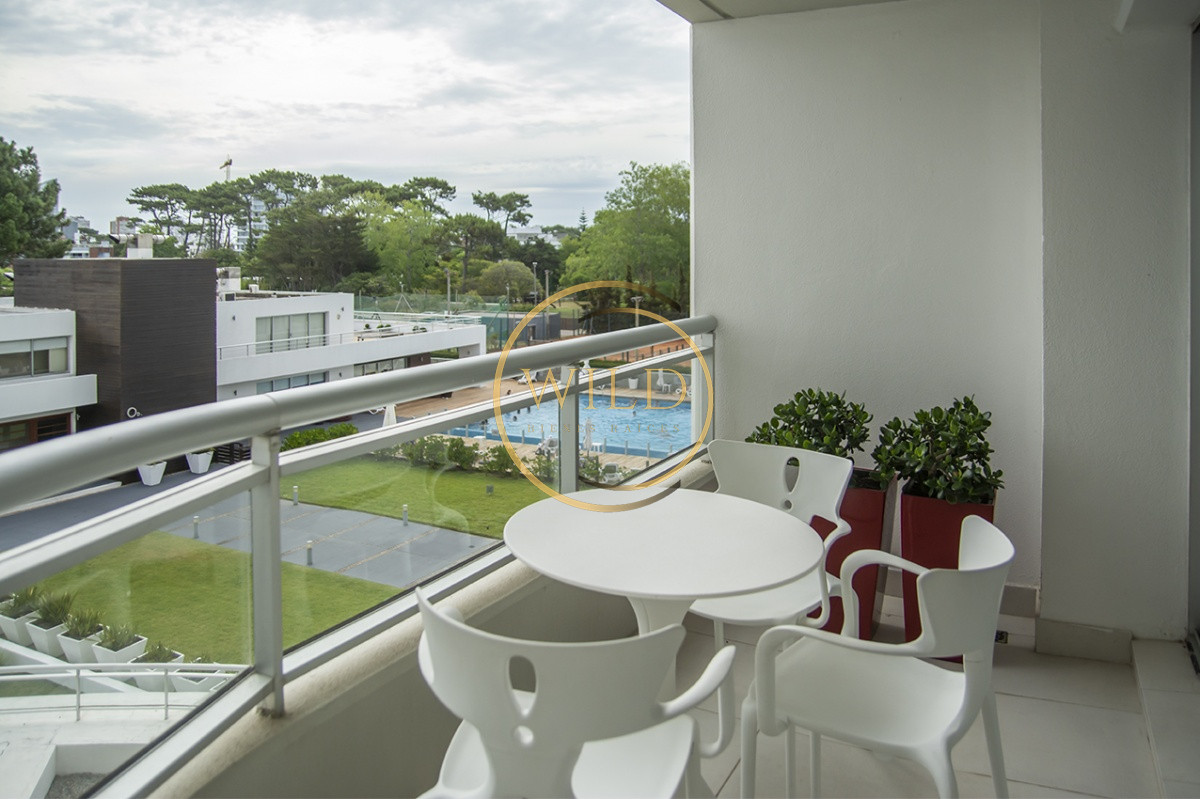 Apartamento ID.1840 - Departamento de 1 dormitorio y medio en venta en complejo con amenities. Playa Brava