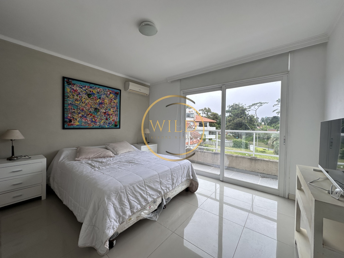 Apartamento ID.2198 - Vende apartamento en playa mansa de 1 dormitorio con parrillero, Punta del Este 