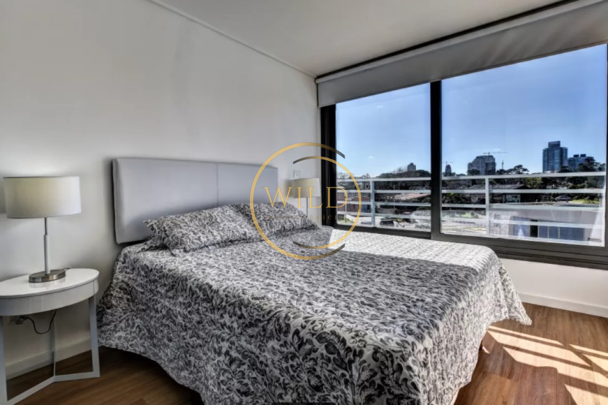 Apartamento ID.2069 - A pasos de Playa Mansa, Alexander Boulevard. 