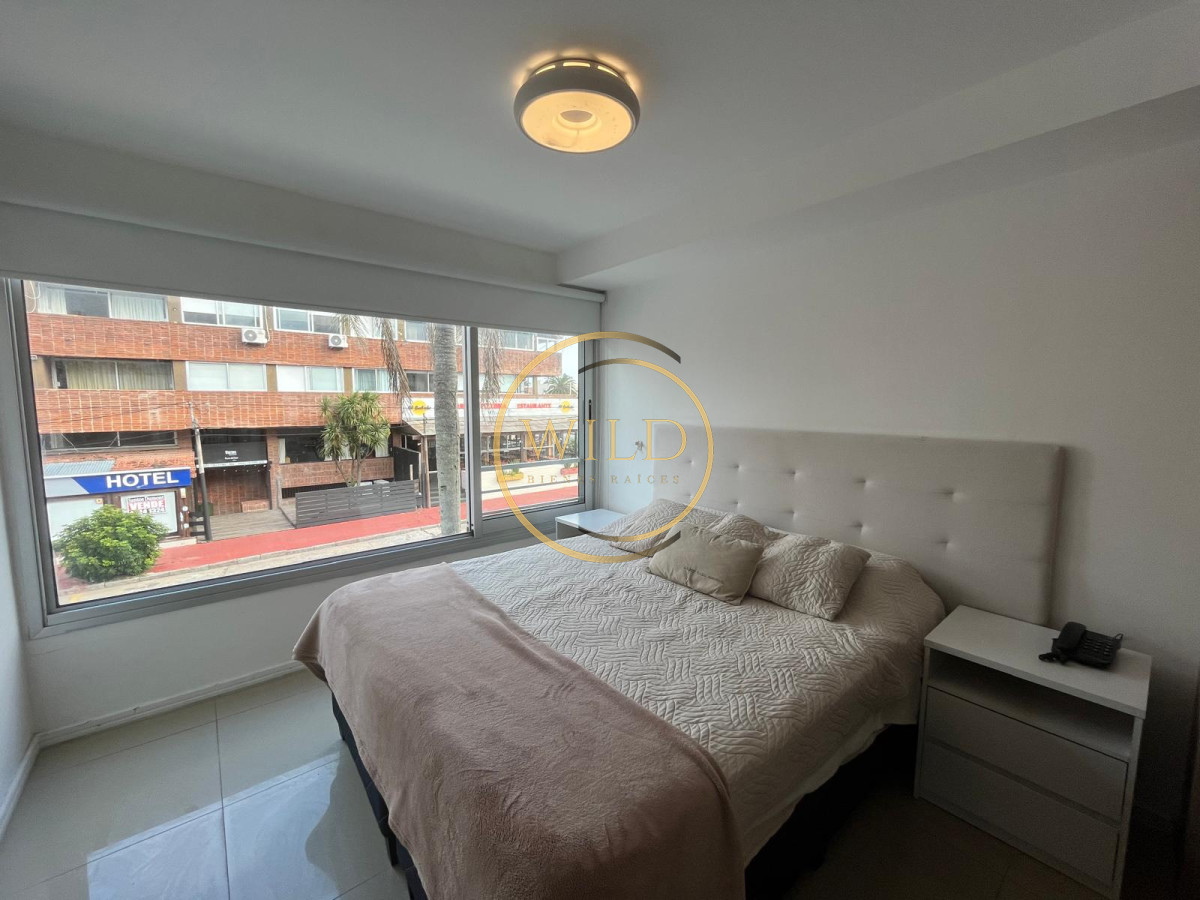Apartamento ID.2355 - Apartamento en Venta de 2 dormitorios a cuadras del Puerto , Punta del este 
