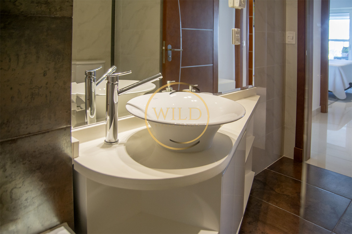 Apartamento ID.2621 - Vende apto de 2 dormitorios en Miami Boulevard ! Punta del este