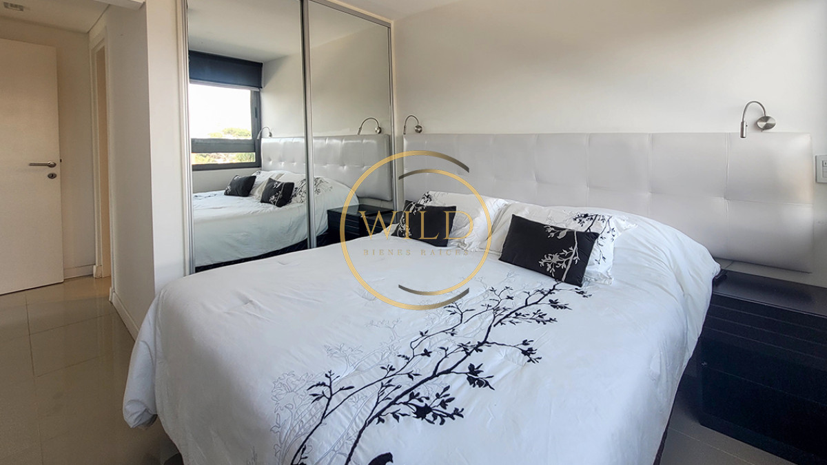 Apartamento ID.2348 - Apartamento de 2 dormitorios en venta en Punta del Este, Edif. Chronos