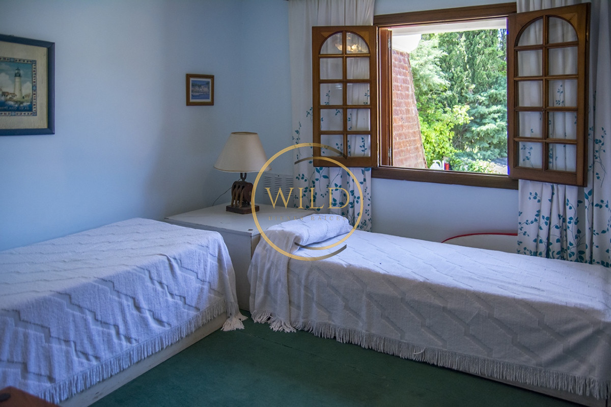 Apartamento ID.2296 - Casa en venta 2 dormitorios en Playa Mansa, Punta del Este. 