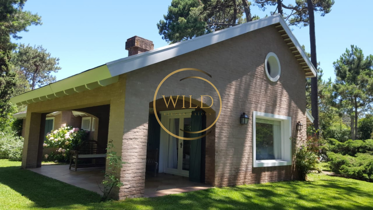 Casa ID.1848 - Excelente casa en alquiler en zona residencial!!! Consulte!!