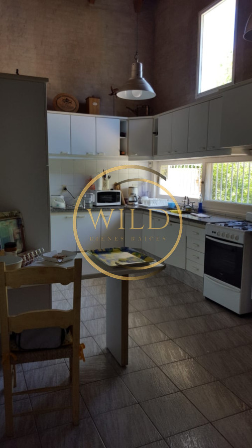 Casa ID.1848 - Excelente casa en alquiler en zona residencial!!! Consulte!!